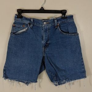 Levi's 550 Tapered Relaxed Fit Cutoff Jeans 8